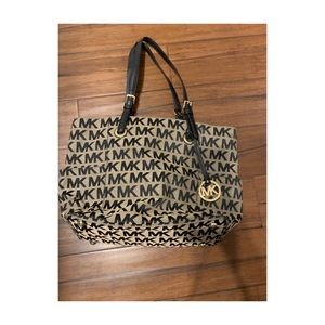 Michael Kors purse